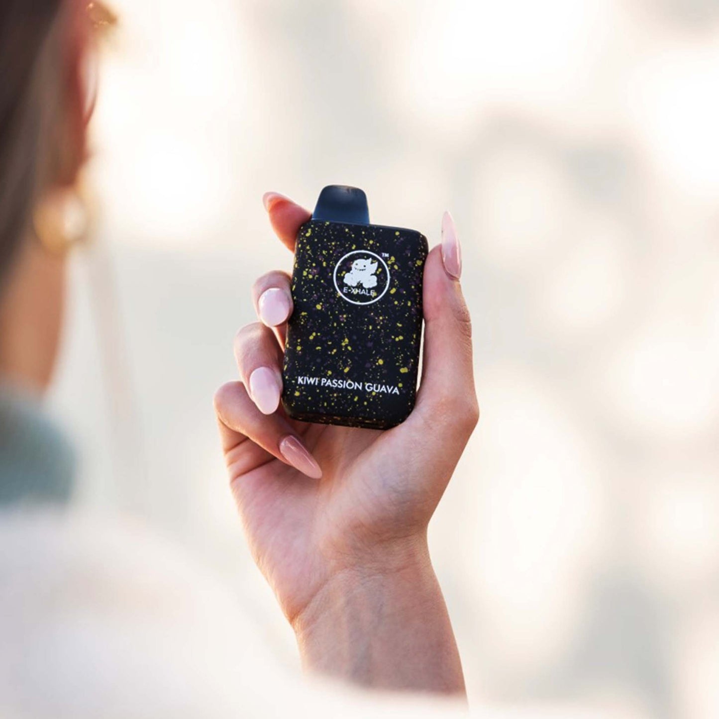 E-XHALE 10K Kiwi Passion Guava - 5%/50mg Strength - 10 000 Puff Rechargeable Disposable Vape LED Screen
